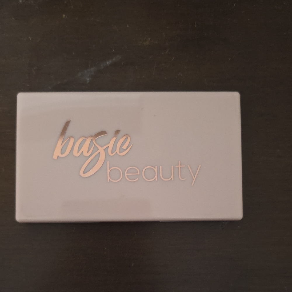 Basic Beauty Bronzer & Contour Palette - Cream